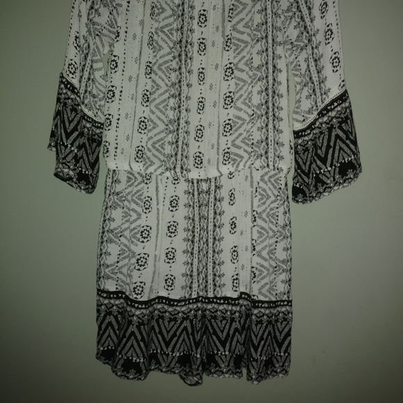 Romper - Picture 2 of 4